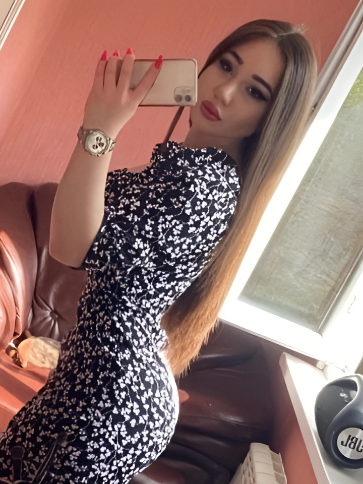 Екатерина привлекальеная девушка из Зугреса цена от 10000 руб