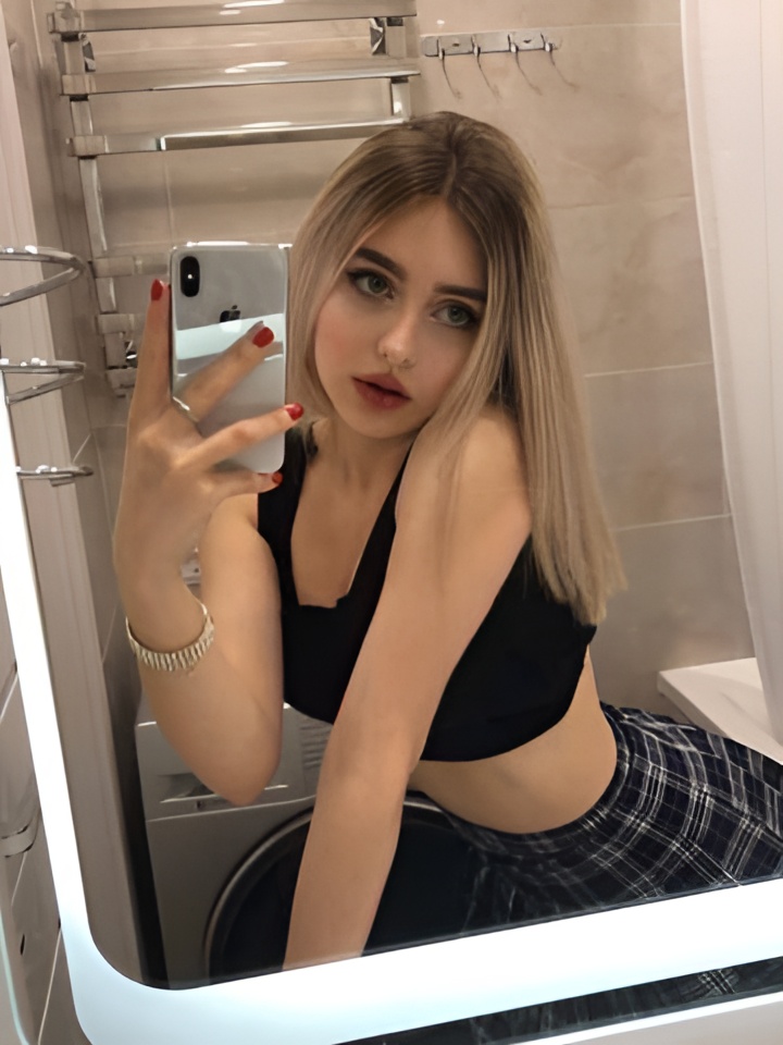 Ксюша привлекальеная девушка из Зугреса цена от 1500 руб