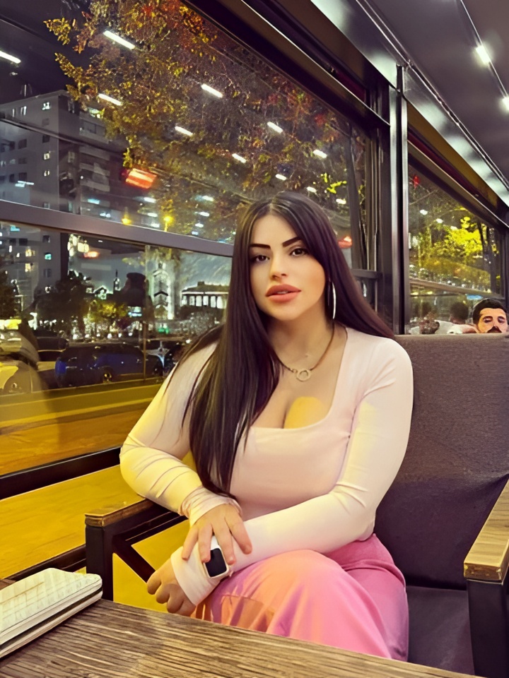 Роза привлекальеная девушка из Зугреса цена от 4000 руб