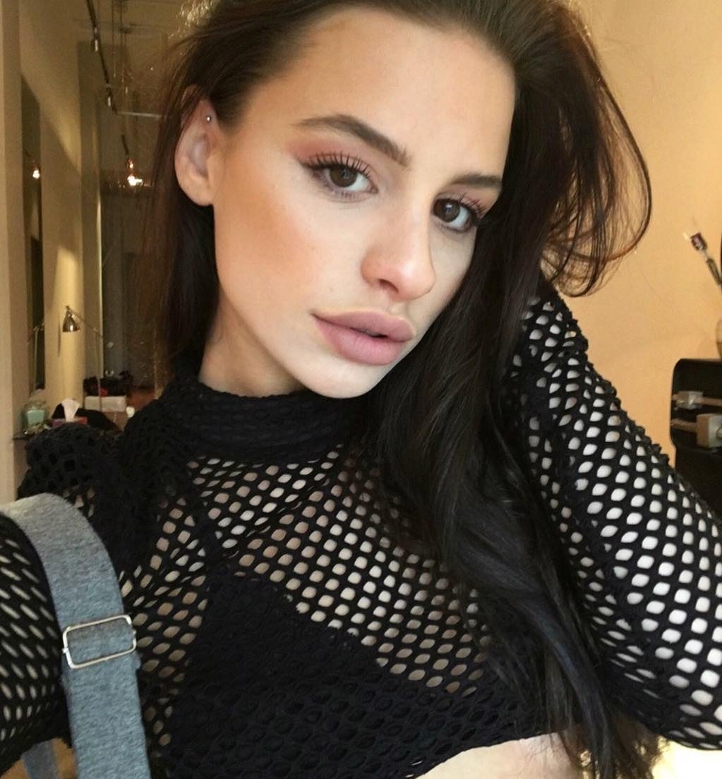 Надежда привлекальеная девушка из Зугреса цена от 3000 руб