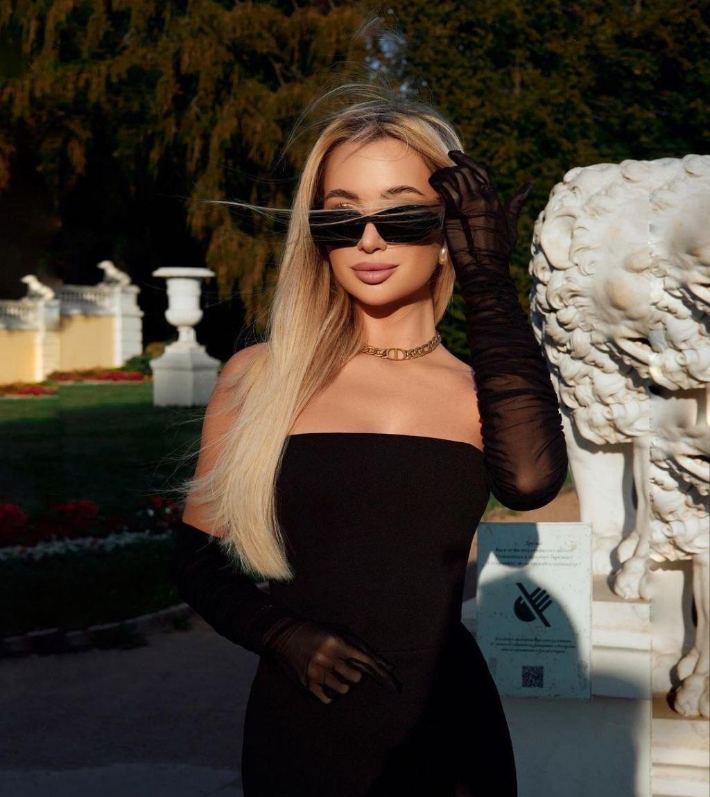 Юлия привлекальеная девушка из Зугреса цена от 4000 руб