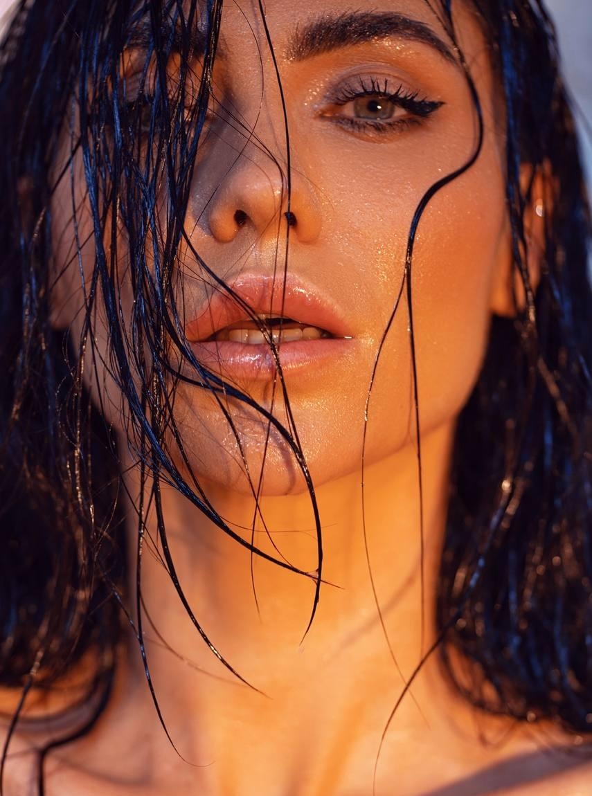 Эмилия привлекальеная девушка из Зугреса цена от 8000 руб