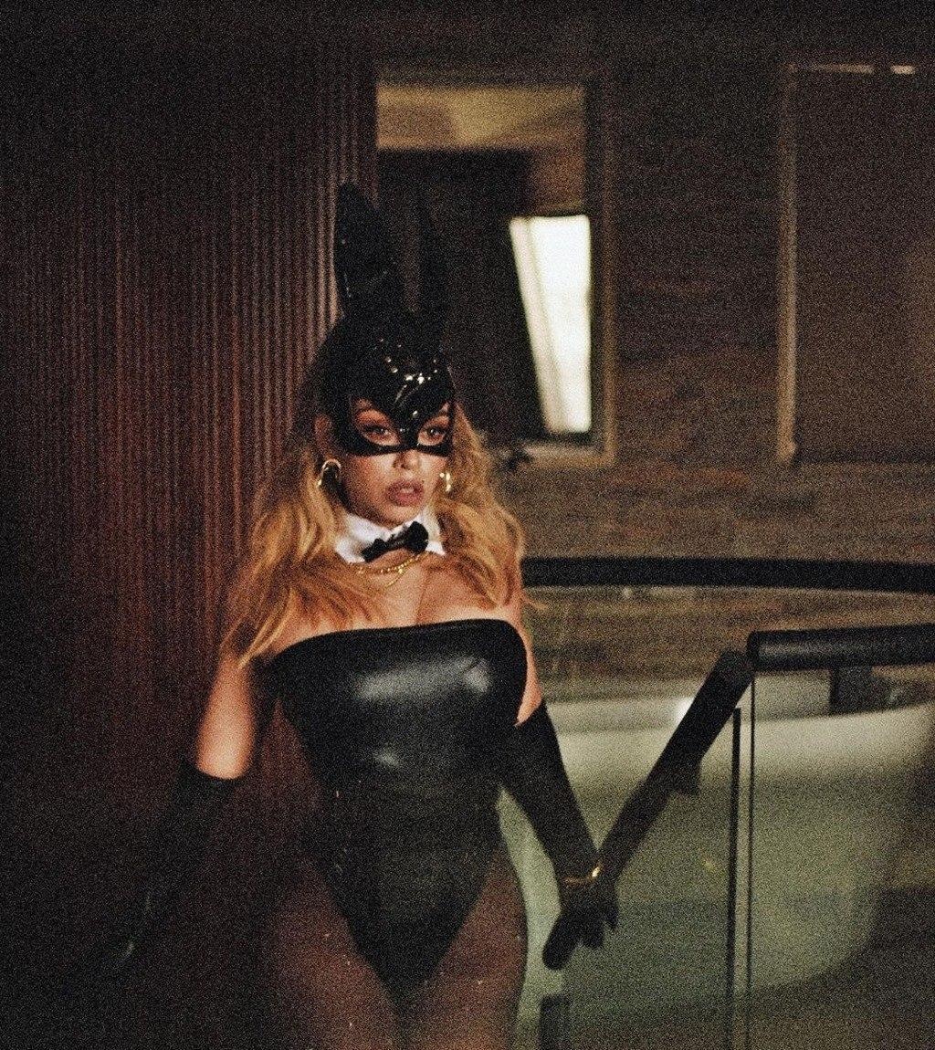 Юлия привлекальеная девушка из Зугреса цена от 5000 руб