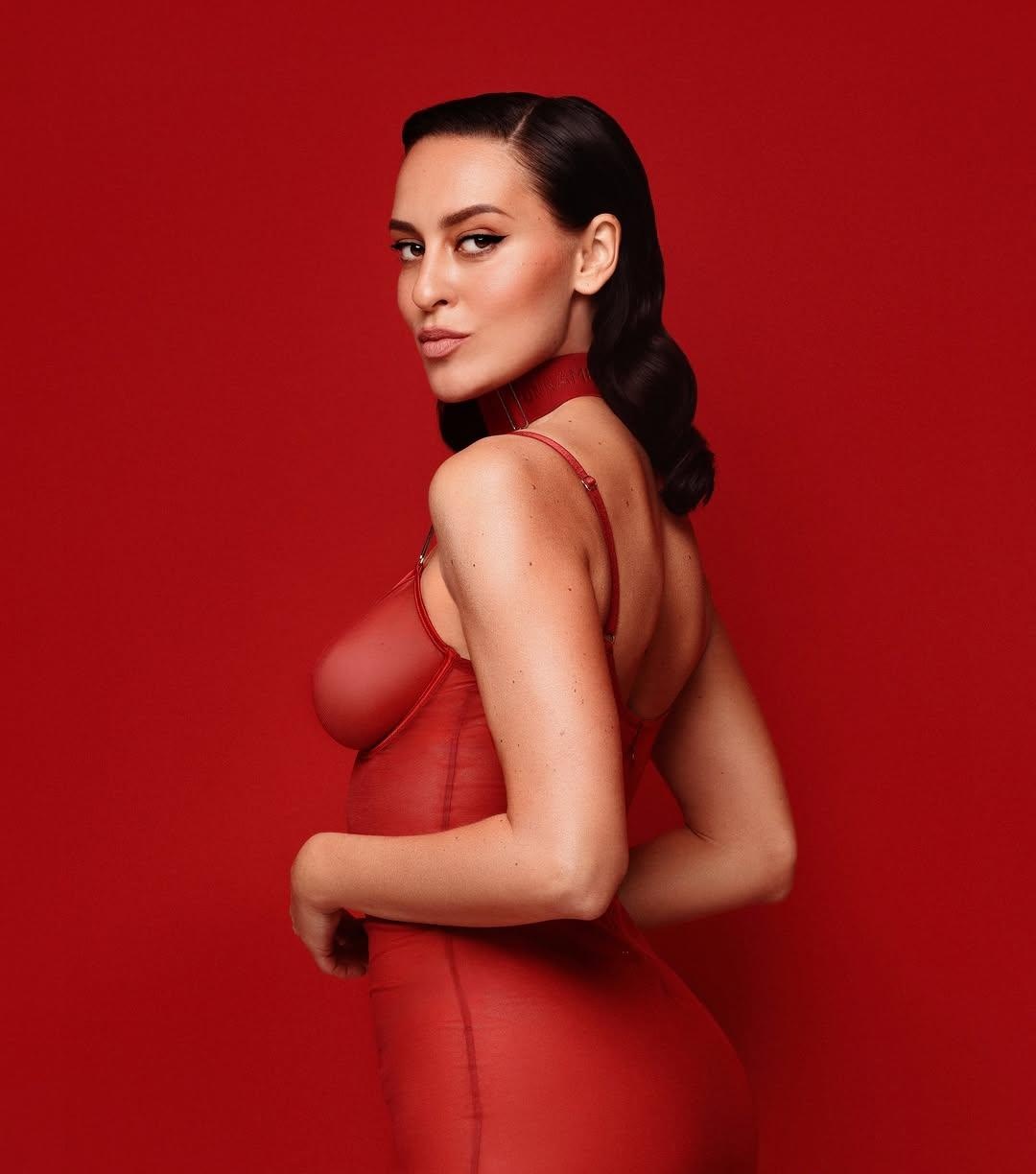 Дарина привлекальеная девушка из Зугреса цена от 8000 руб