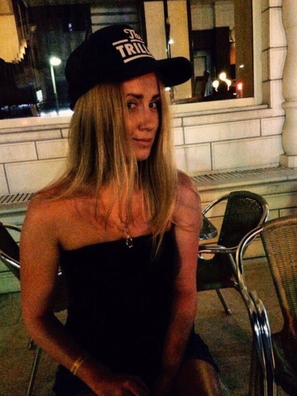 Рута привлекательная девушка из Зугреса цена от 3500 руб