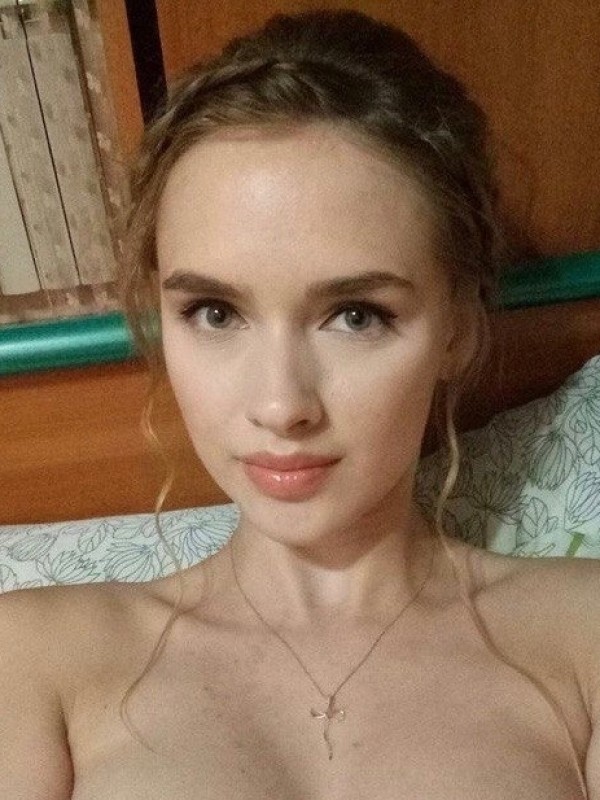 Маргоша привлекательная девушка из Зугреса цена от 3000 руб