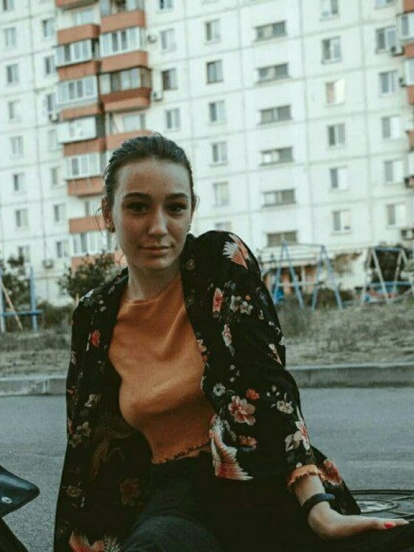 Лизка привлекательная девушка из Зугреса цена от 3000 руб