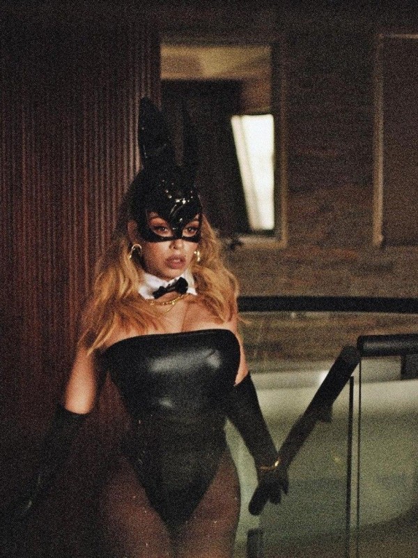 Юлия привлекательная девушка из Зугреса цена от 5000 руб